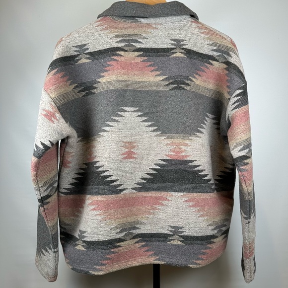 NWT Blue B Southwestern Aztec Print Shacket Relaxed Fit Button Up Cozy Sz Small - Picture 9 of 11